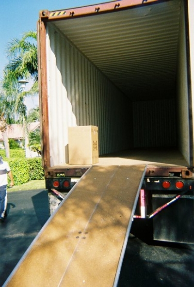 Packing Service Inc loading 40 foot international container 1